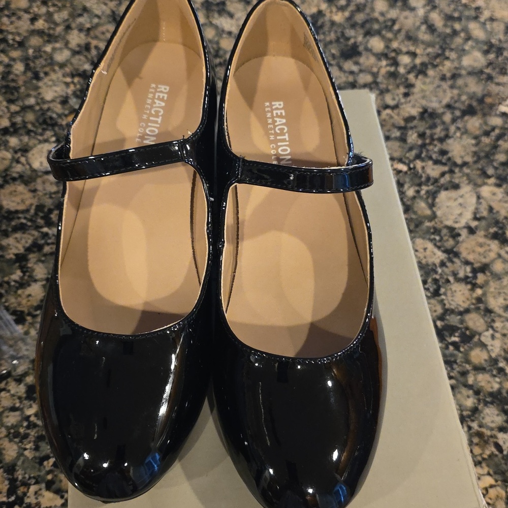 Kenneth Cole New York Girls' Black Patent Dress Shoes